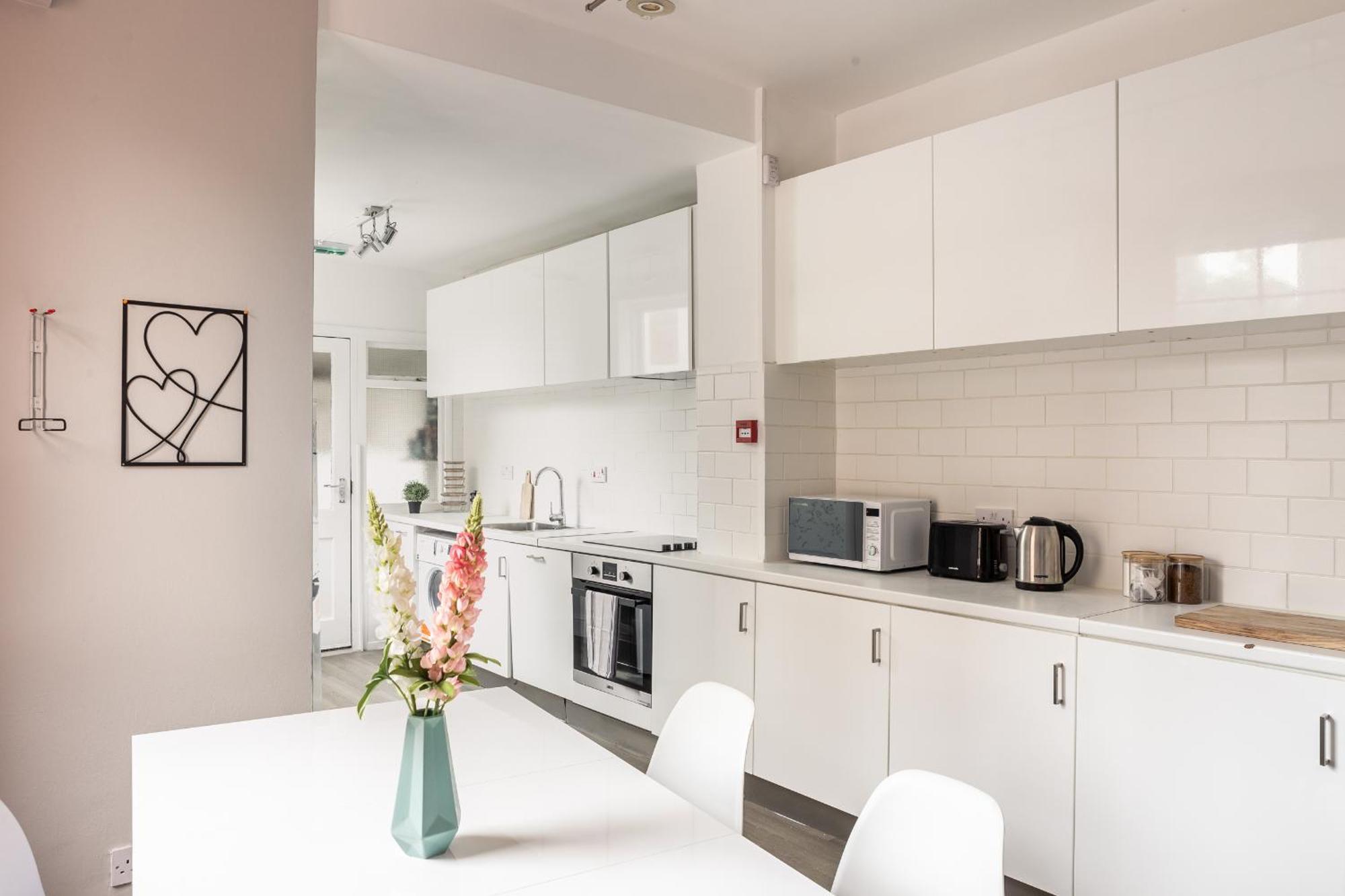 Spacious 6 Ensuite Bedroom House In Casa de férias Londres