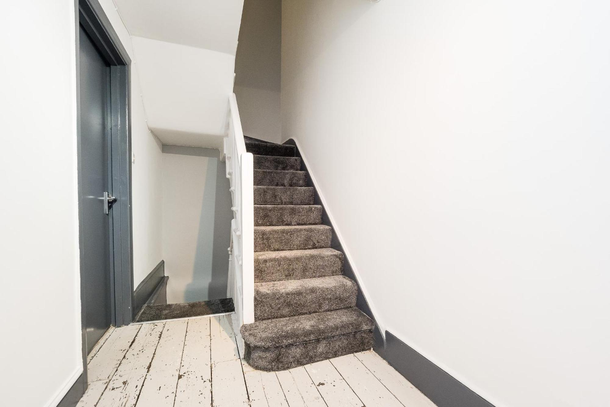 Casa de férias Spacious 6 Ensuite Bedroom House In Londres