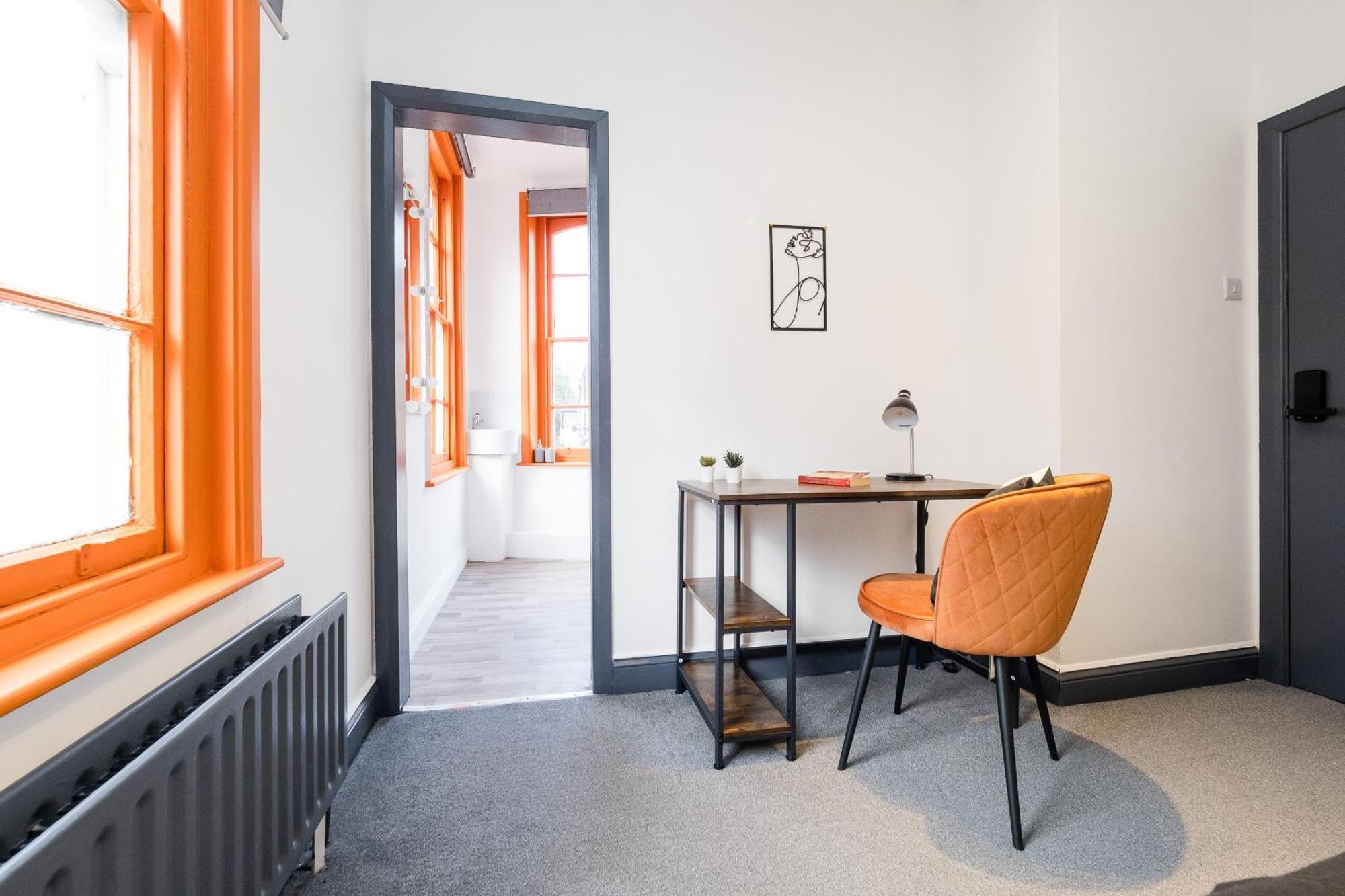 Spacious 6 Ensuite Bedroom House In Casa de férias Londres