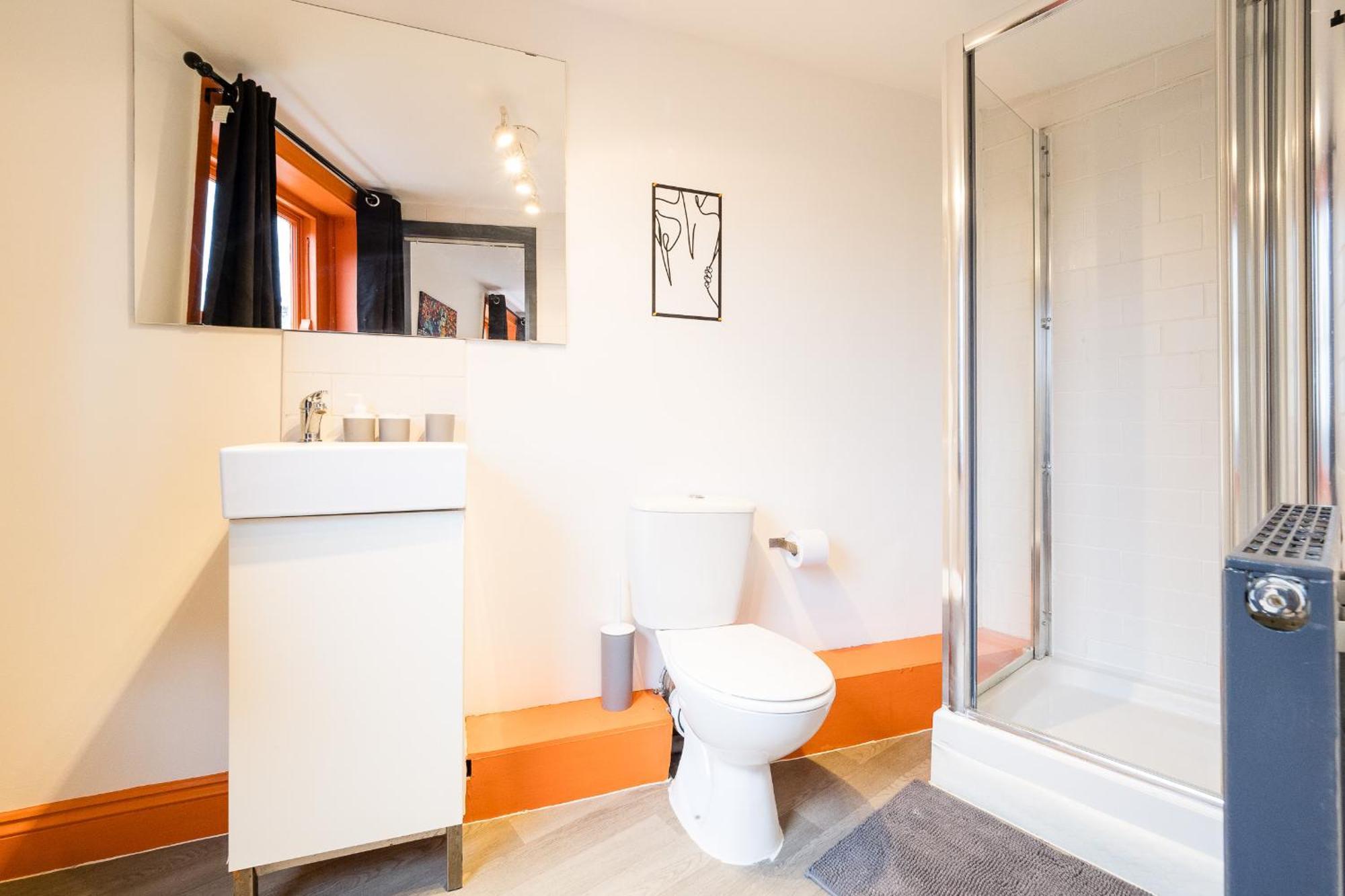 Spacious 6 Ensuite Bedroom House In Сasa de vacaciones Londres