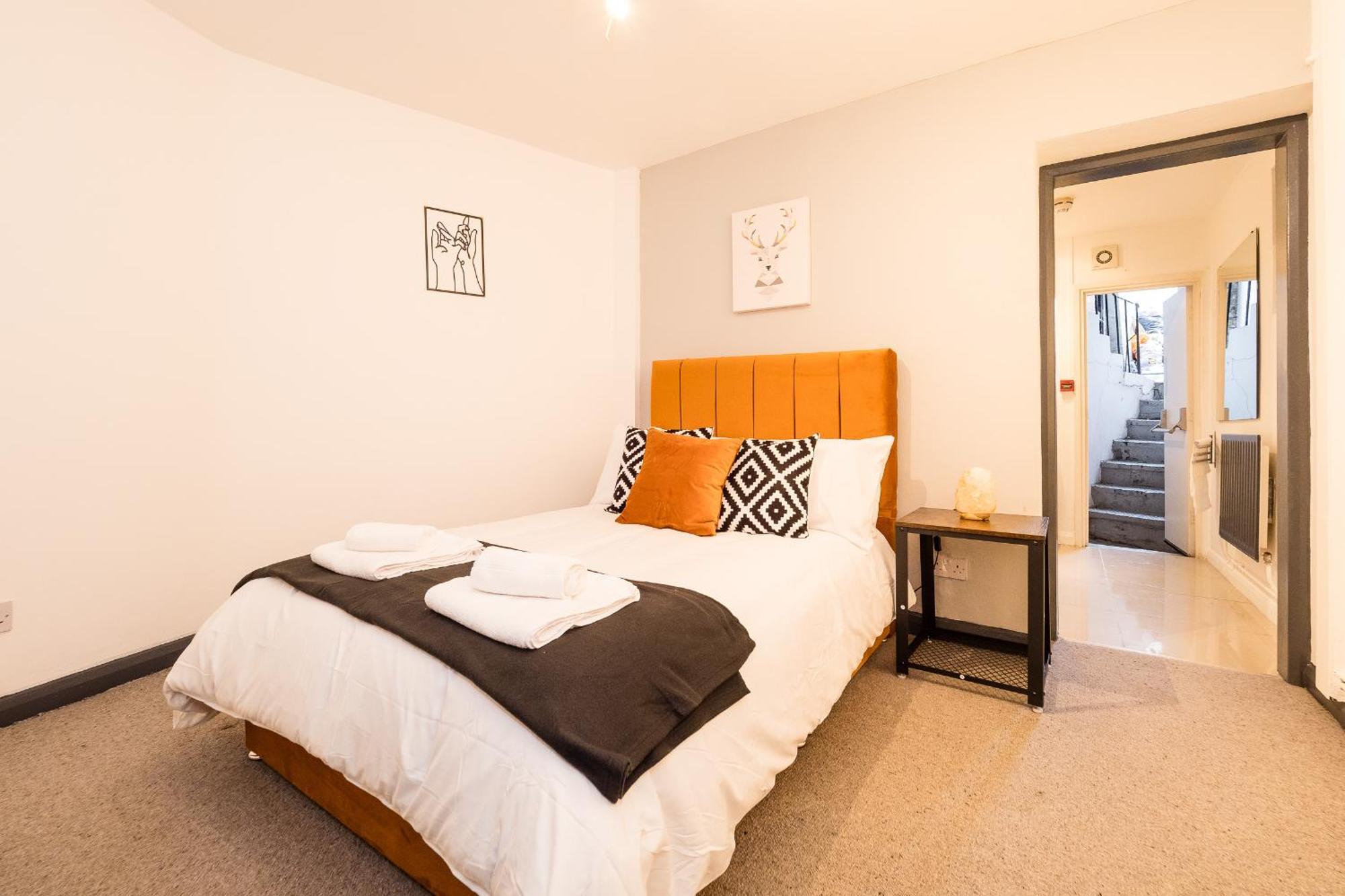 Spacious 6 Ensuite Bedroom House In Сasa de vacaciones